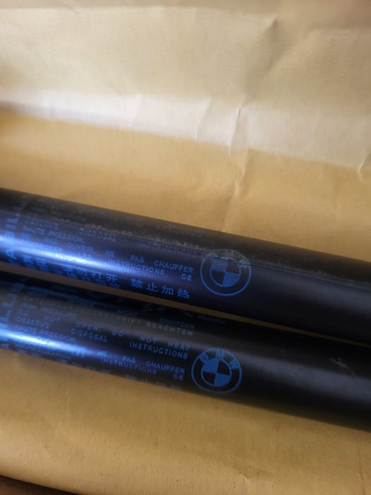 Amortecedor Bagageira BMW F20 LCI