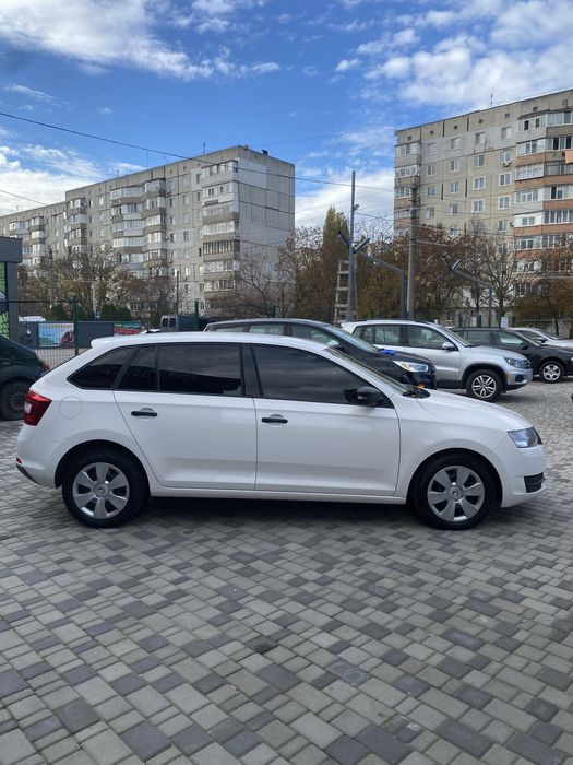 Skoda Rapid 2015 року