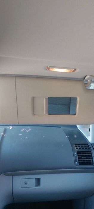 Продаю Volkswagen Touran 1.6mpi