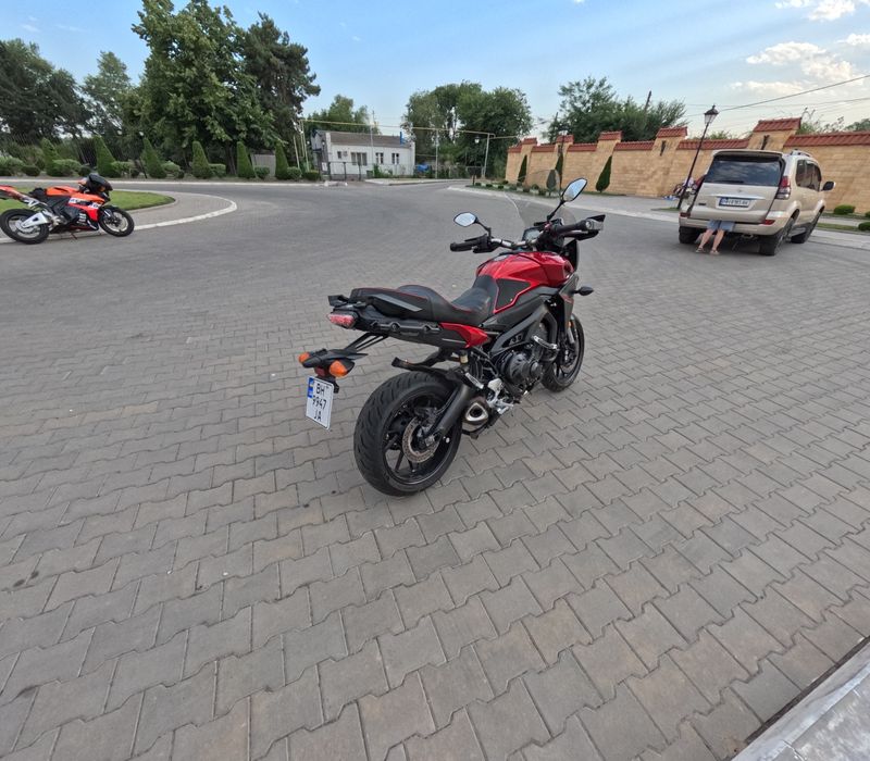 Продам мотоцикл Yamaha MT-09 (FZ-09)  Tracer