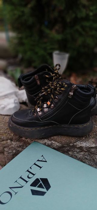 Взуття зимове сапожки