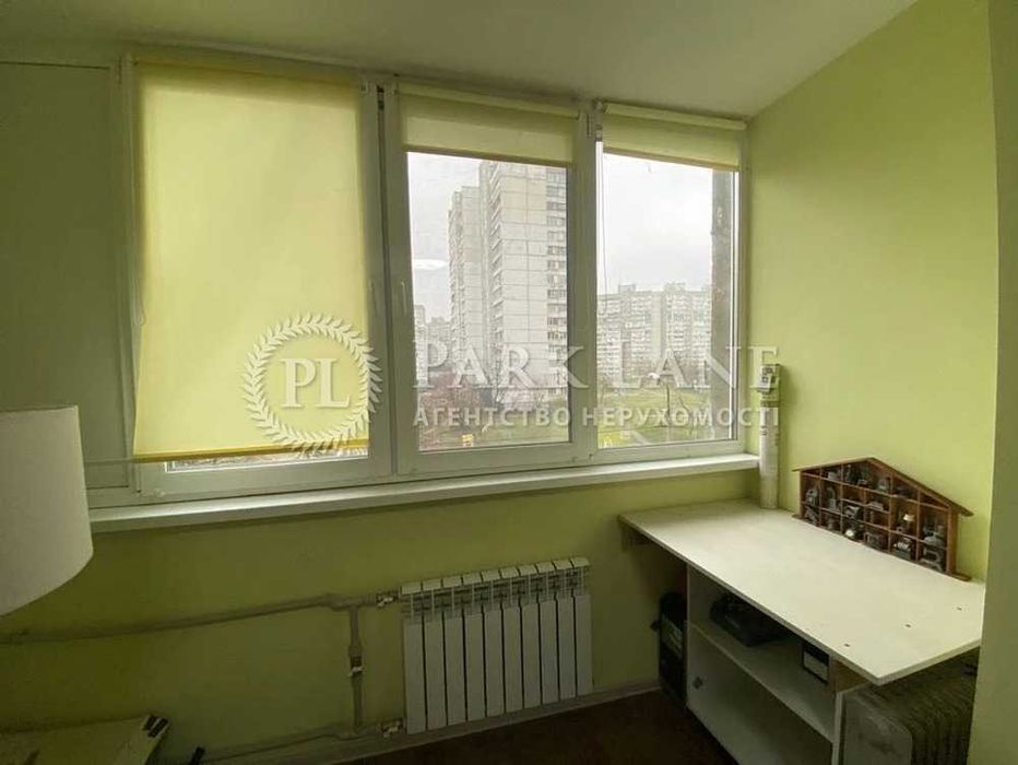 Продаж 3-кім. вул. Каштанова,8 Євроремонт  на 3 поверху