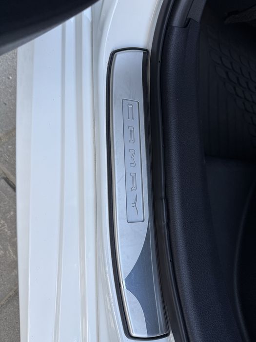 Продам економну TOYOTA CAMRY Hybrid
