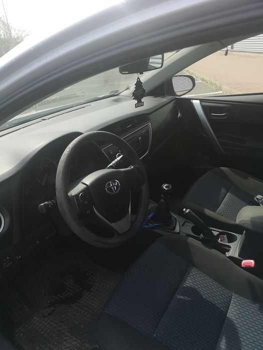 Toyota Auris 1.6 krajowy serwisowany