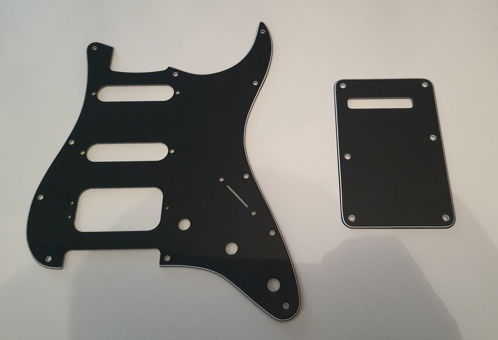 Fender Stratocaser HSS Pickguard Black Stan idealny Nowy