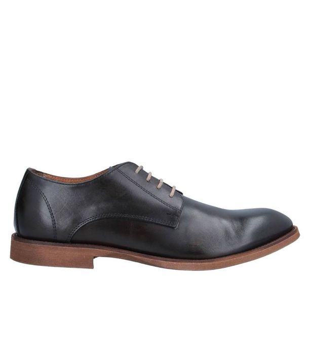 Sapatos de couro Bruno Verri.