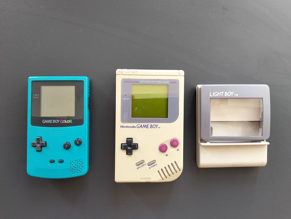 Duas Game Boy e Uma Nintendo