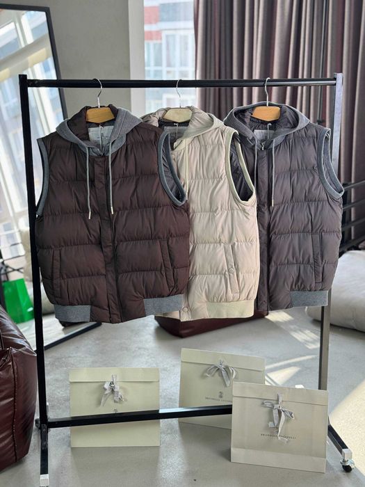 Мужская жилетка Brunello Cucinelli натуральный пух три цвета Брунелло