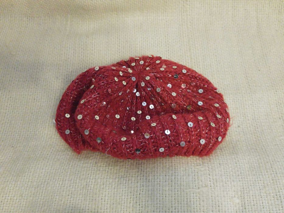 Czapka, beret damska z cekinami