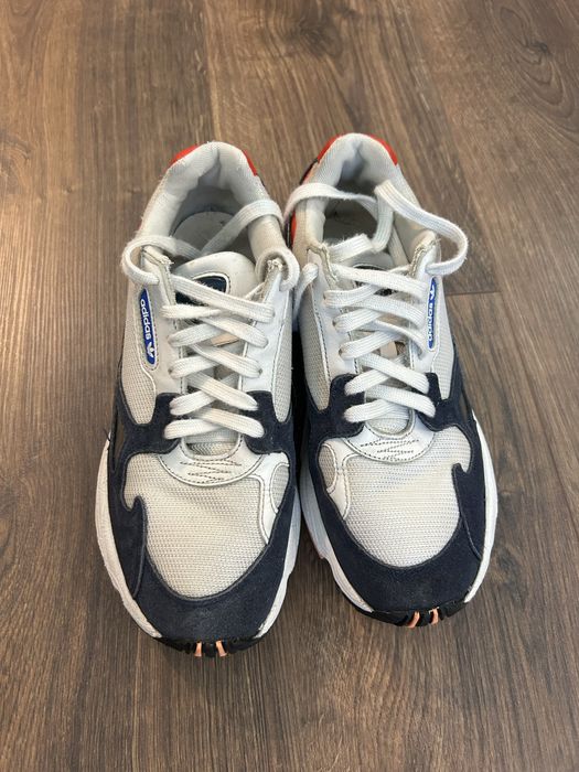 Adidas falcon 40 р