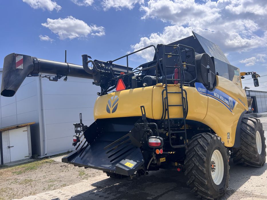 Kombajn zbożowy New Holland CR9.80