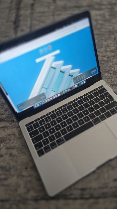 Apple Macbook Pro 13"