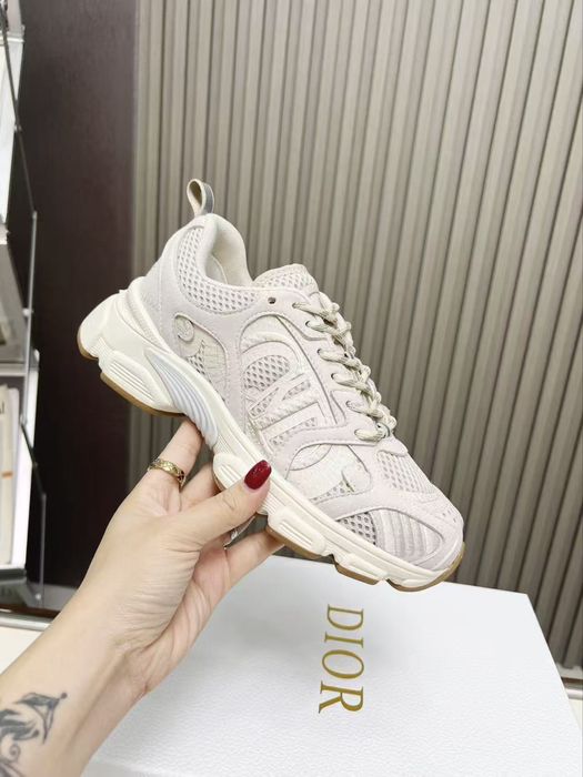 Кросівки.   Dior