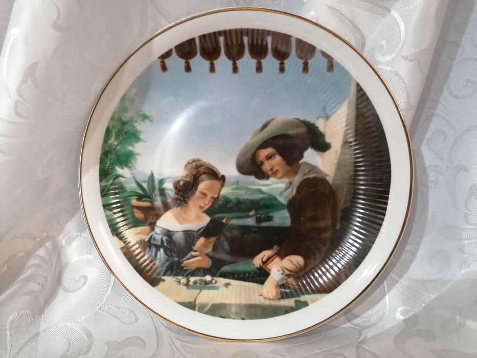 Piękny duży porcelanowy talerz PRL Wałbrzych Scena Balkonowa polecam