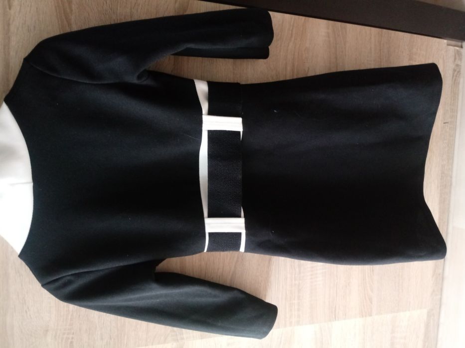 Sukienka  36 S mała czarna mini z paskiem tunika