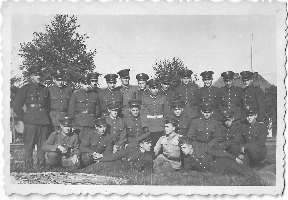 Dwa stare zdjęcia mały kapral