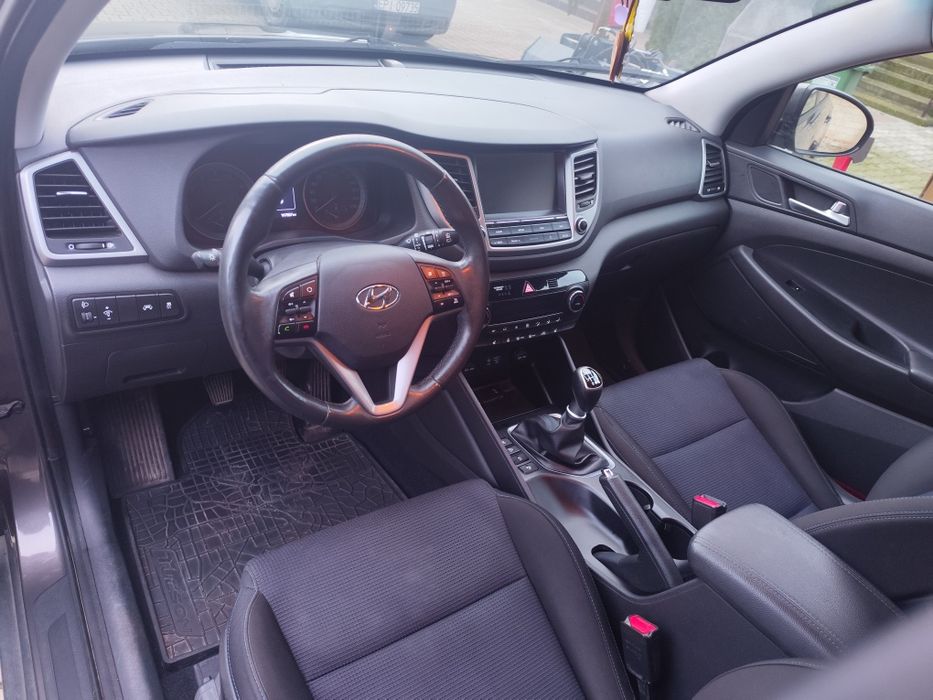 Hyundai Tucson     .