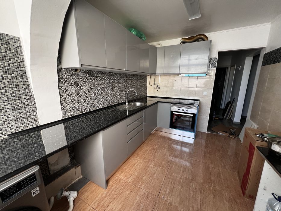 Execução do trabalho do carpinteiro