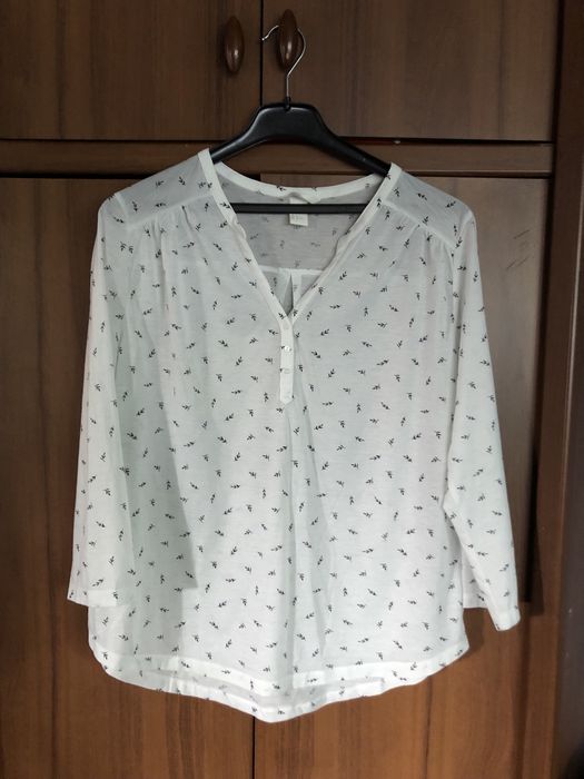 bluzka koszulowa H&M jasna elegancka basic na codzień w liście