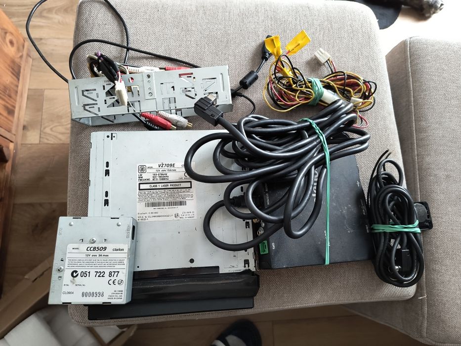 Radio Clarion VZ709E
