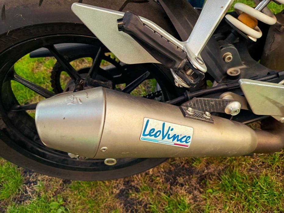 KTM.-  Duke  125