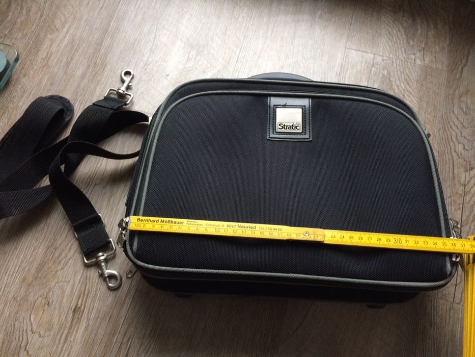 Офисная сумка для ноутбука отличного качества. Фирма Stratic