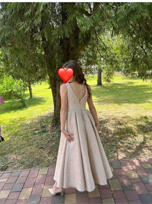 Продається сукня ручної роботи