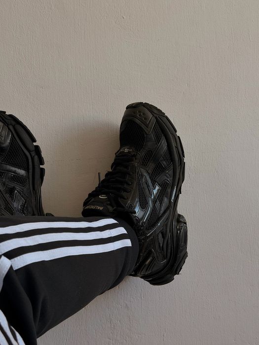 Balenciaga runner black