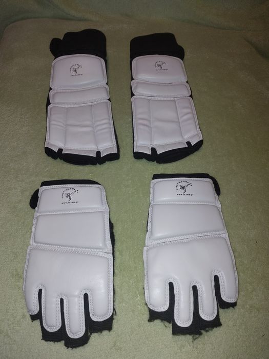 Rękawice, ochraniacze na stopy