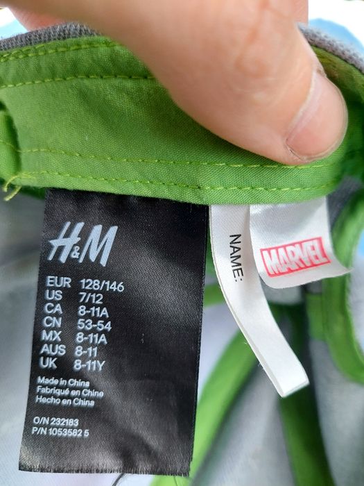 Кепки, бейсболки фірмові