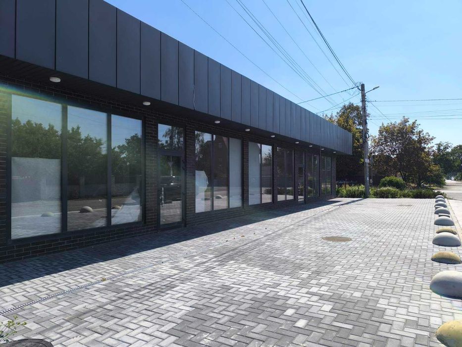 Помещение 57 кв.м. в отдельностоящем здании.Красная линия. Левый берег