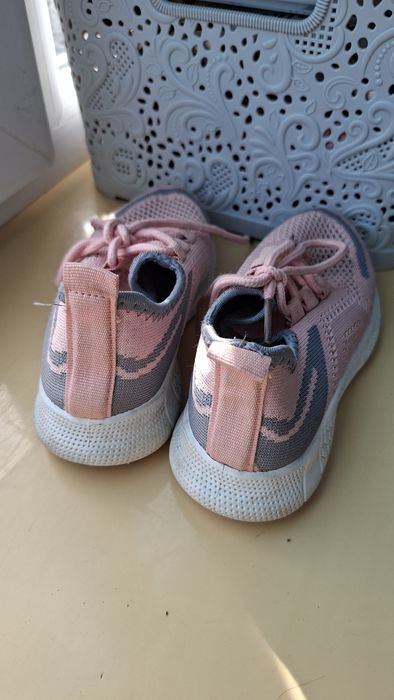Продається дитяче взуття