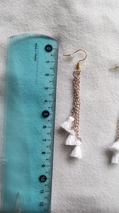 Kolczyki handmade wiszące z białymi frędzlami