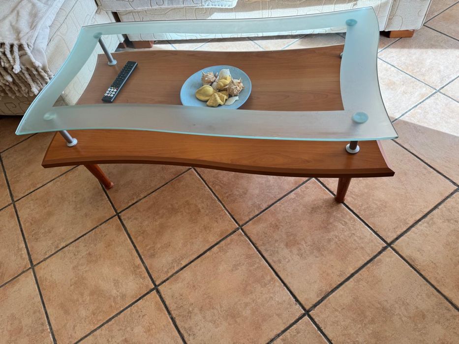 Mesa de Centro de Madeira e Vidro