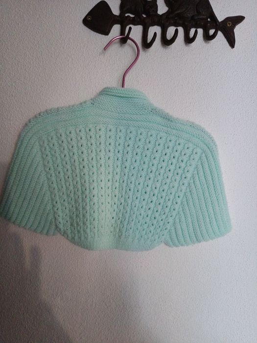 Casaco  ,bebé ,verde água ,feito á mão