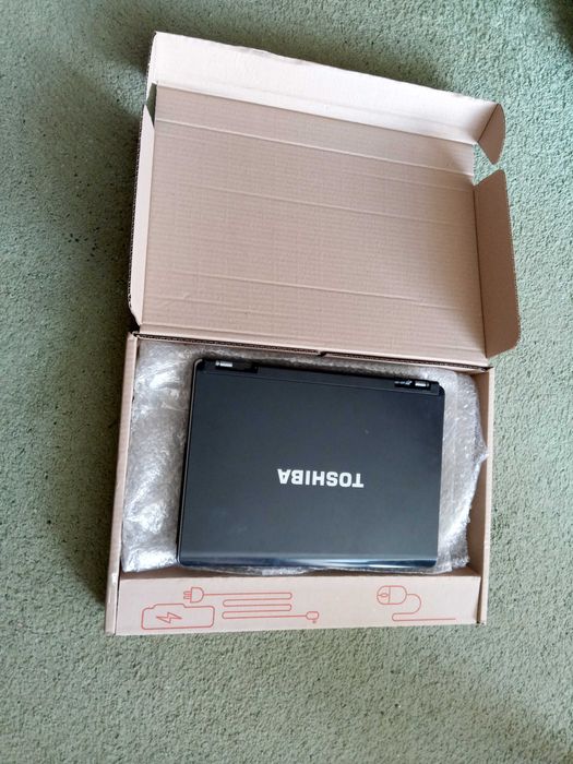 Корпус ноутбук Toshiba Satellite L40 (L45) с тачпадом крышки (крышка)