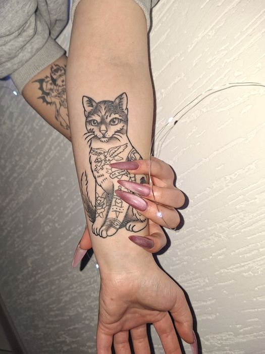 Манікюр Стрий  нарощування нігтів