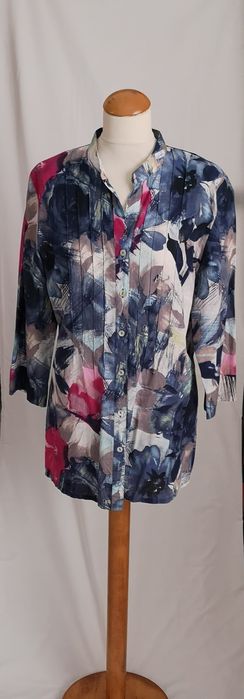 Túnica larga tamanho M, mas dá para quem veste XL