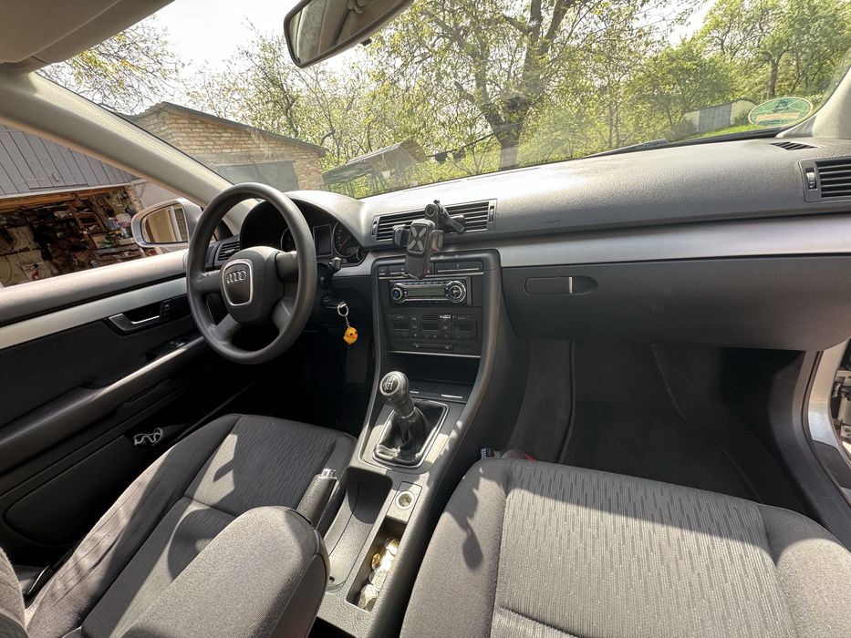 AUDI A4.