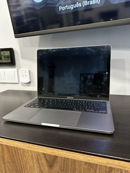 MacBook Pro M2 13" Impecável (Como Novo) + Hub Dedicado + Extras