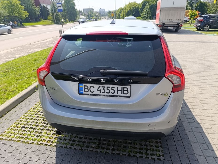 Продаж Volvo V60 2011p