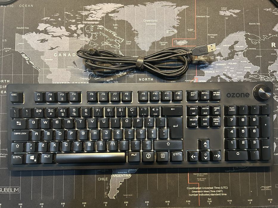 Ozone StrikeBack Teclado Mecânico Gaming RGB Kailh Red