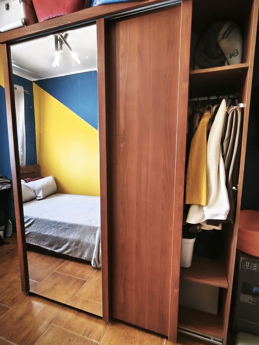 Roupeiro / Armário de Quarto c/ Portas de Correr e Espelho
