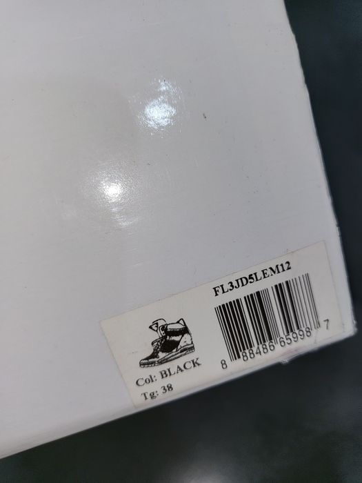 GUESS ORYGINALNE damskie za kostkę  sneakersy rozm.38 czarne stan bdb