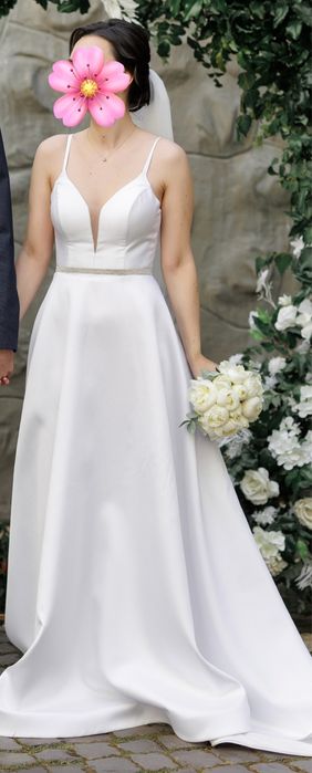 Біла весільна сукня розмір S-M, фата і пояс в подарунок