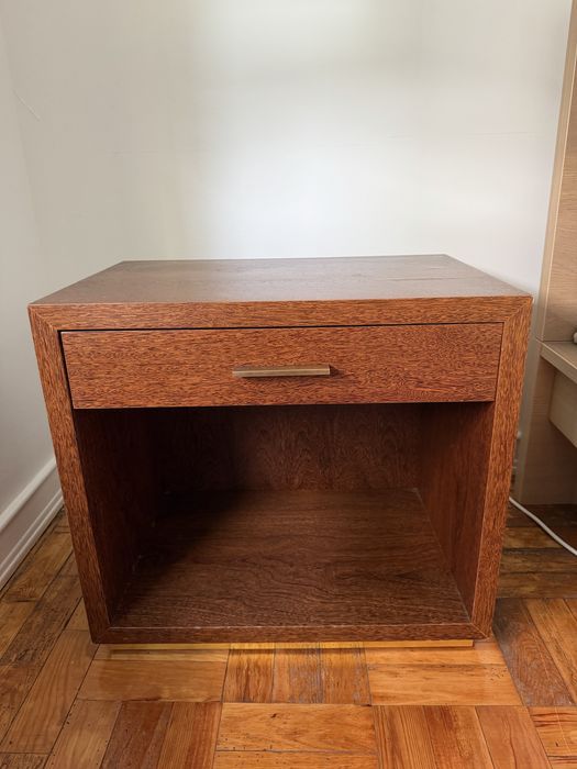 Mesa de cabeceira