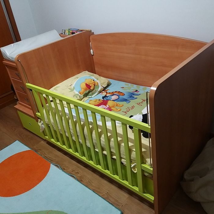 Mobilia de criança  cama e comoda