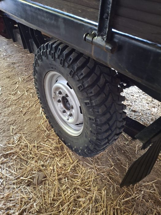 Carrinha de caixa aberta