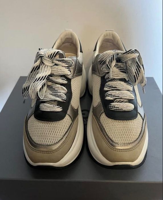 Кросівки шкіряні HOGAN MAXI 37р