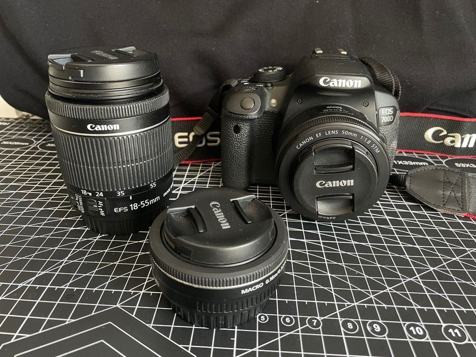 Aparat Canon EOS 700D + obiektywy 18-55mm + 24mm + 50mm + akcesoria